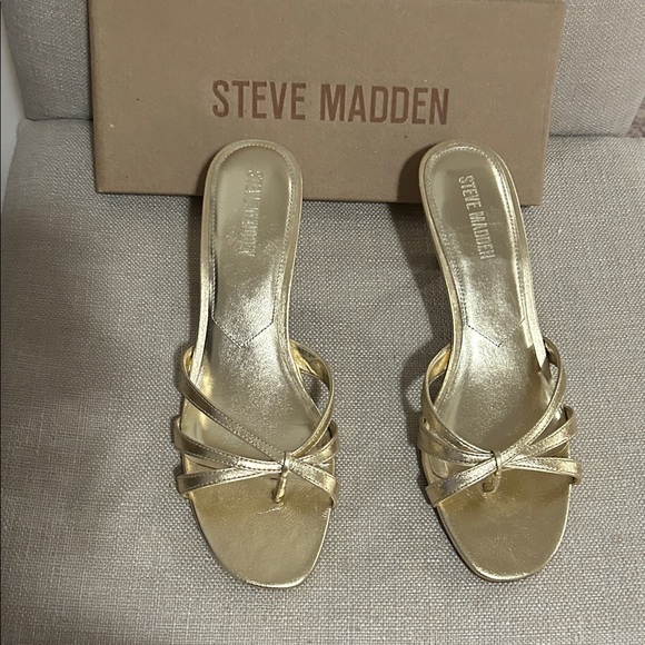 Steve Madden Shoes - Steve Madden Gold Leather Sandsl